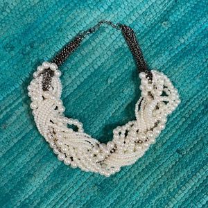 Gorgeous multichain twisted pearl necklace